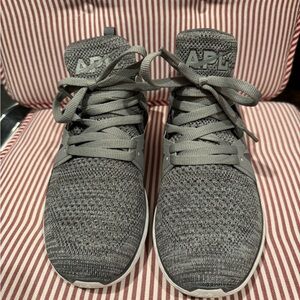 APL Ascend Women’s Sneakers – Gray Knit – Size 8.5